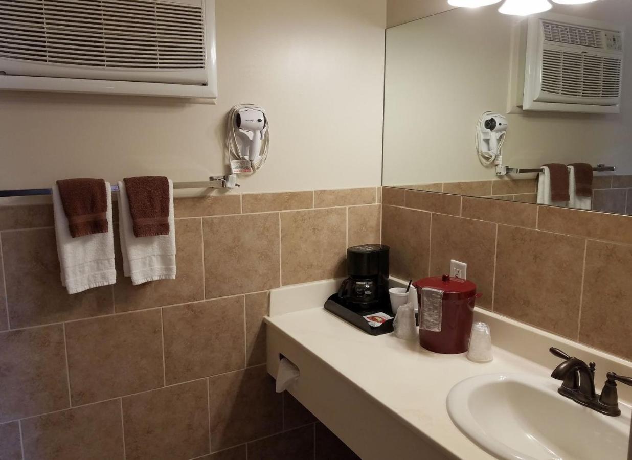 Aquarius Inn Bicknell Kültér fotó