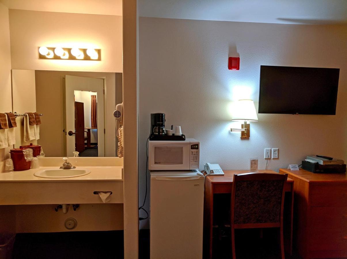 Aquarius Inn Bicknell Kültér fotó