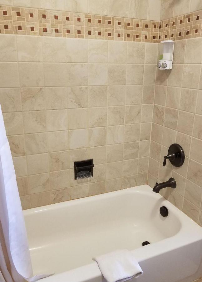 Aquarius Inn Bicknell Kültér fotó