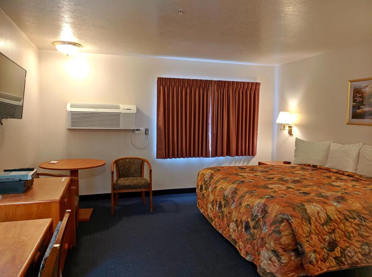 Aquarius Inn Bicknell Kültér fotó